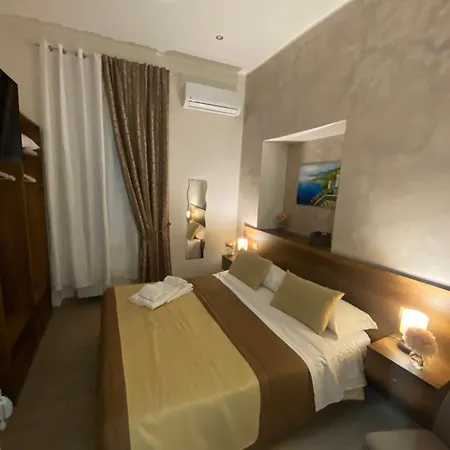 La Dimora Dei Borboni Bed & Breakfast 3*